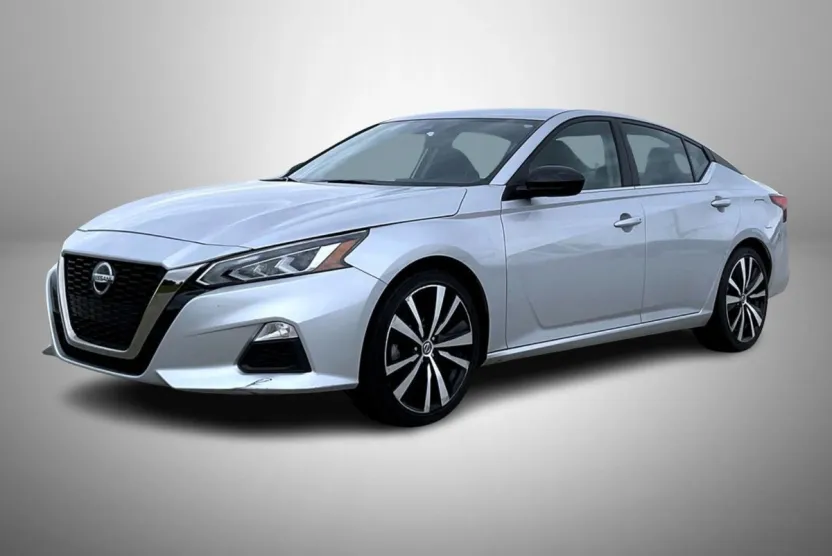 2022 Nissan Altima 2.5 SR photo 1
