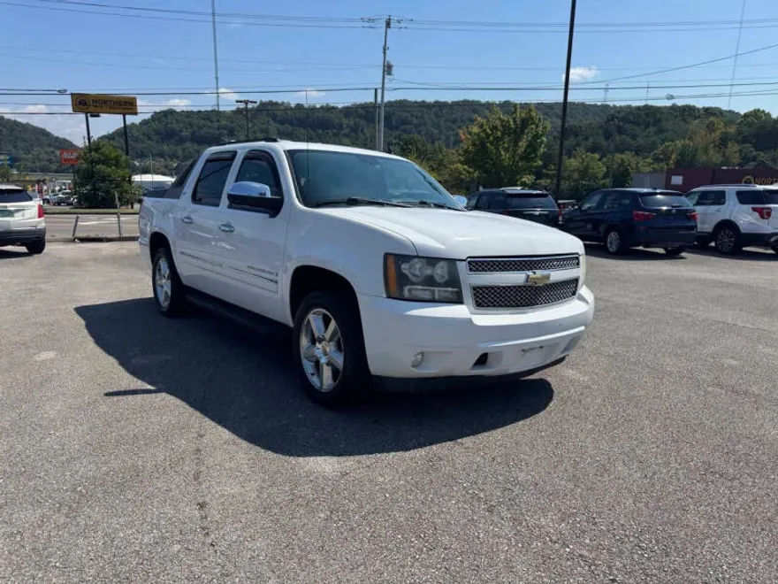 2009 Chevrolet Avalanche LTZ photo 1