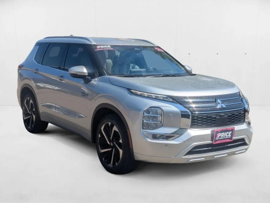 2023 Mitsubishi Outlander PHEV SEL photo 1