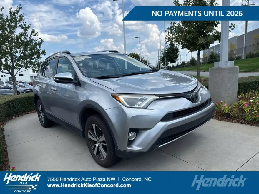 2018 Toyota RAV4 XLE photo 1