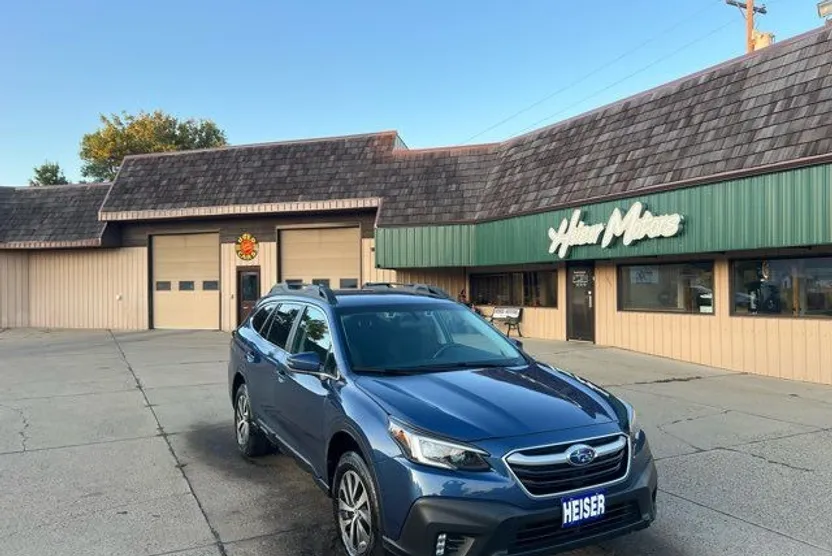 2022 Subaru Outback Premium photo 1