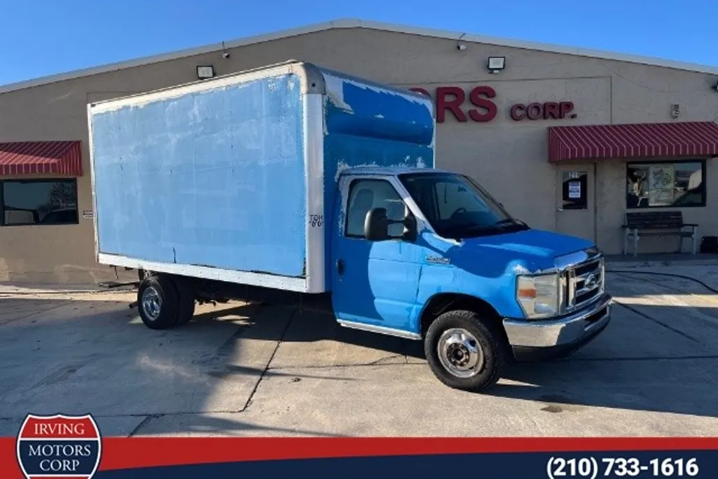 2011 Ford E-450 photo 1