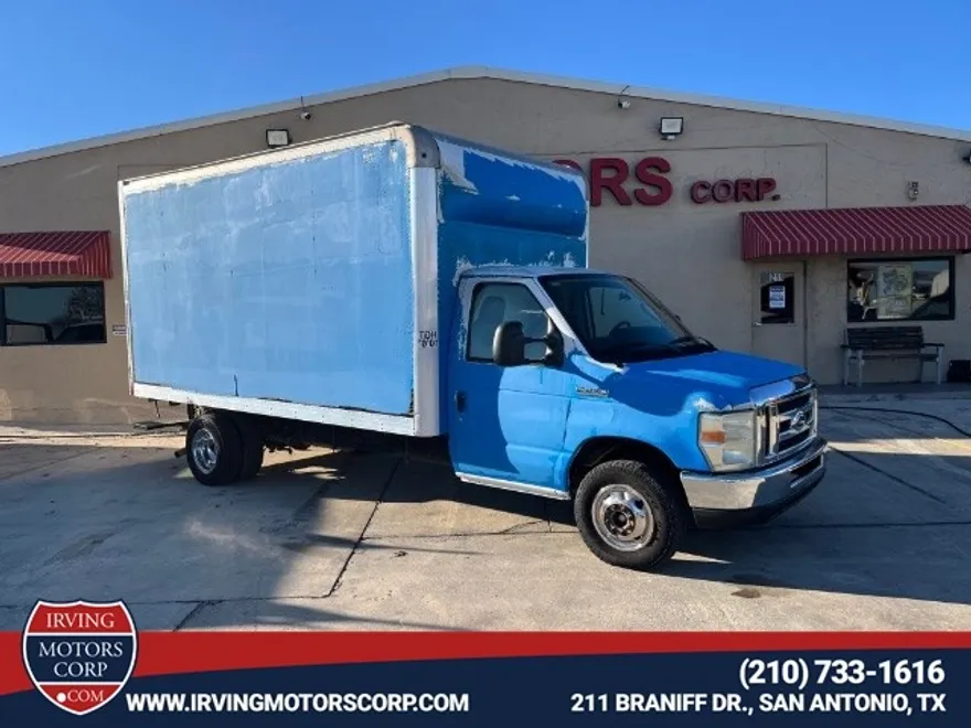 2011 Ford E-450 photo 1
