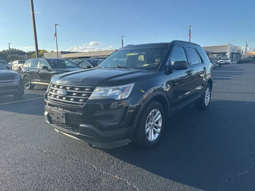 2016 Ford Explorer Base photo 1