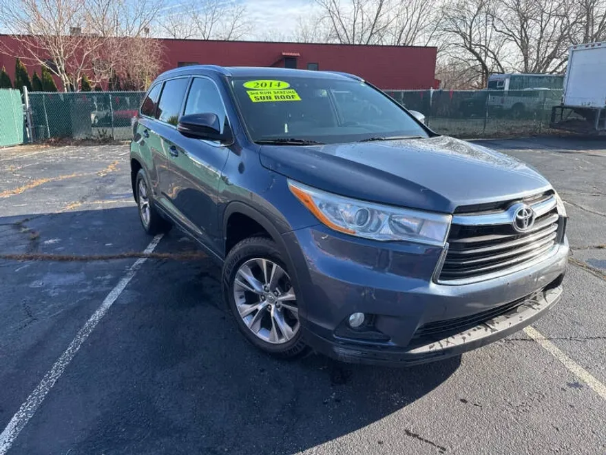 2014 Toyota Highlander XLE photo 1