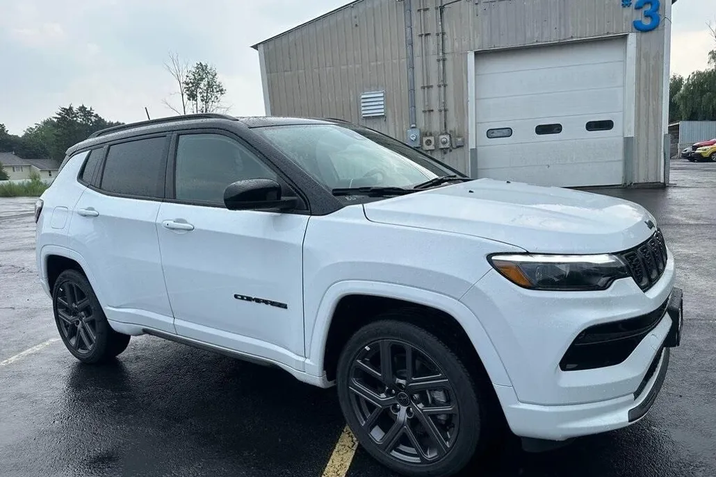 2025 Jeep Compass Limited photo 1
