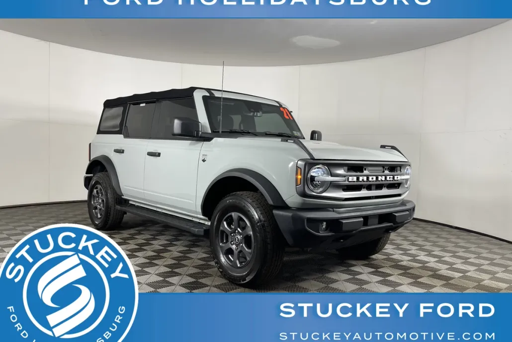 2023 Ford Bronco Outer Banks photo 1