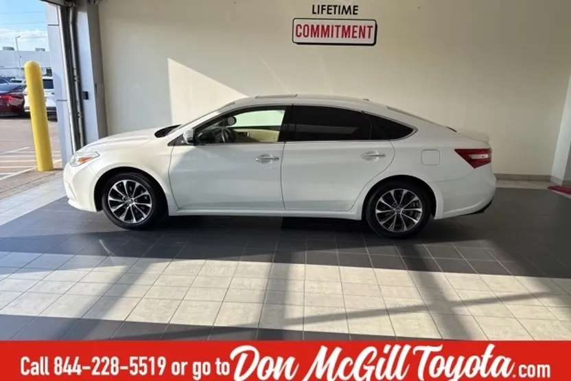 2018 Toyota Avalon XLE Premium photo 1