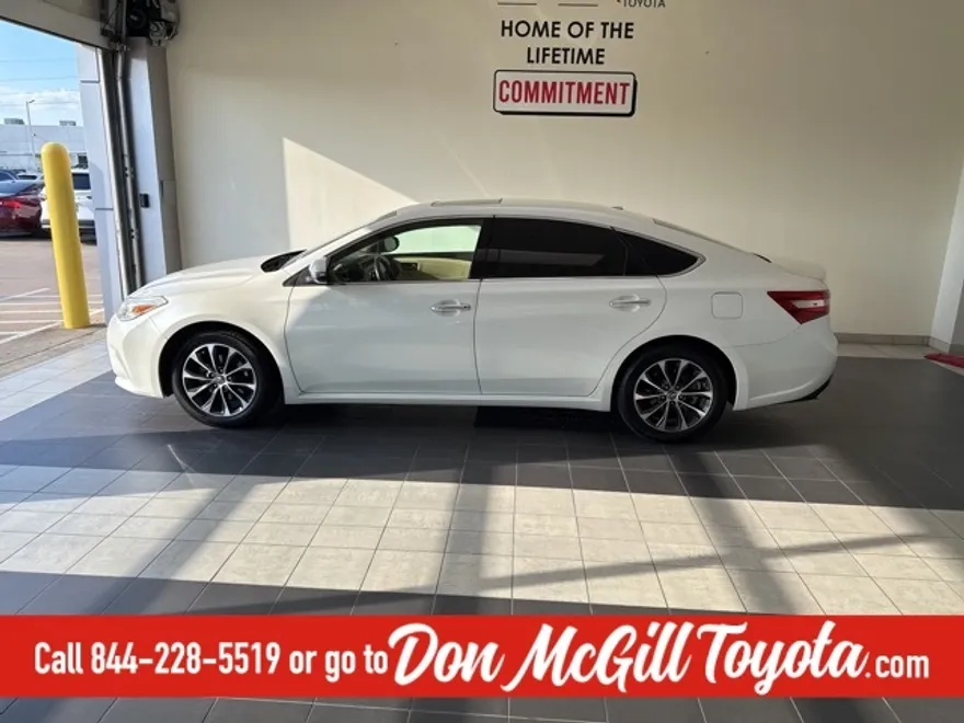 2018 Toyota Avalon XLE Premium photo 1