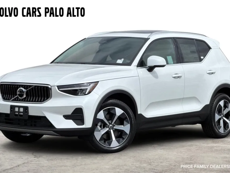 2025 Volvo XC40 Core photo 1
