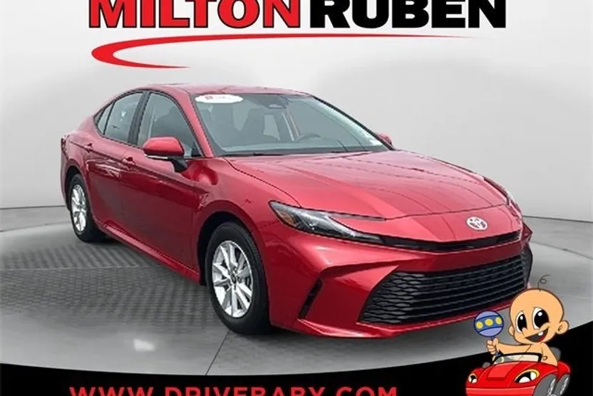 2025 Toyota Camry LE photo 1