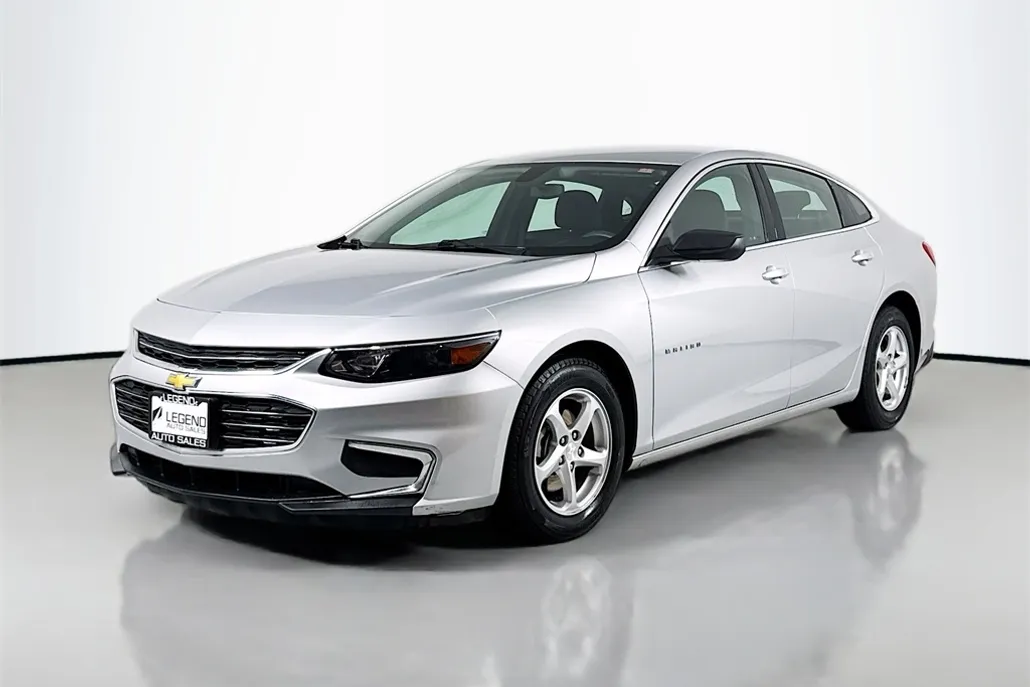 2018 Chevrolet Malibu LS photo 1