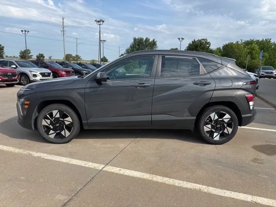 2024 Hyundai Kona SEL photo 1