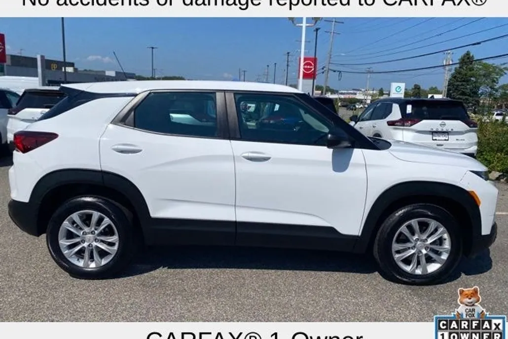 2023 Chevrolet Trailblazer LS photo 1