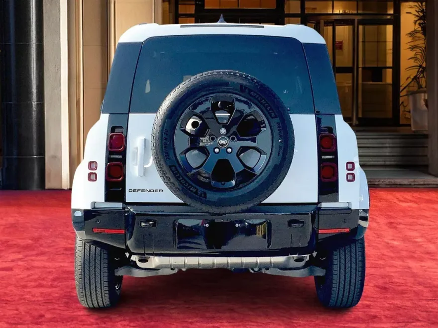 2025 Land Rover Defender 90 X-Dynamic SE photo 1