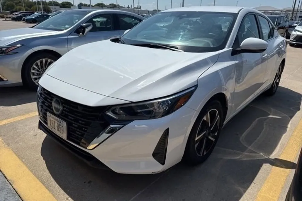 2024 Nissan Sentra SV photo 1