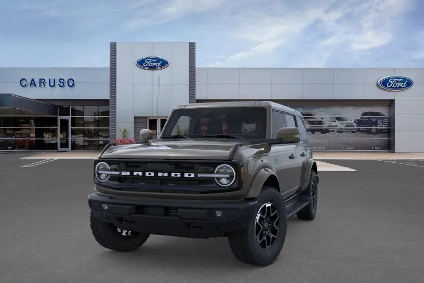 2025 Ford Bronco Outer Banks photo 1