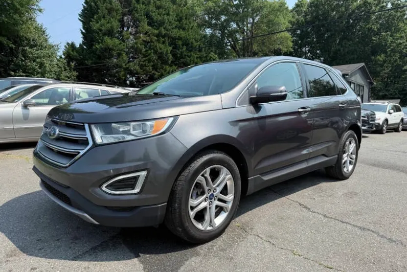 2018 Ford Edge Titanium photo 1