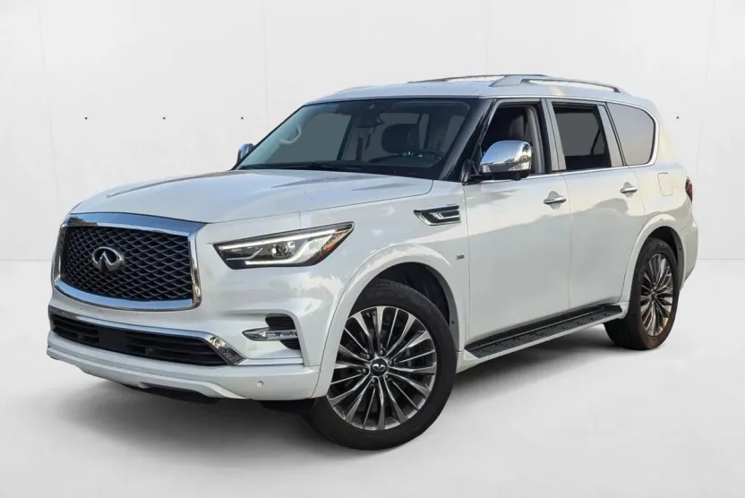 2019 Infiniti QX80 Luxe photo 1