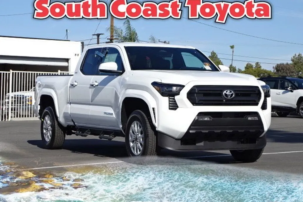 2025 Toyota Tacoma SR5 photo 1