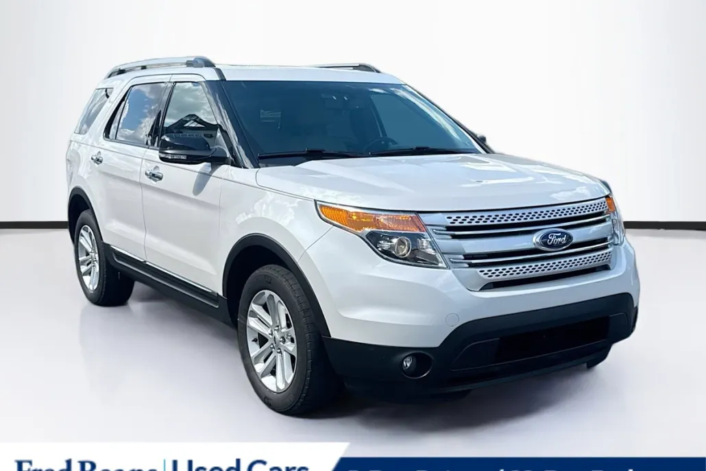 2015 Ford Explorer XLT photo 1