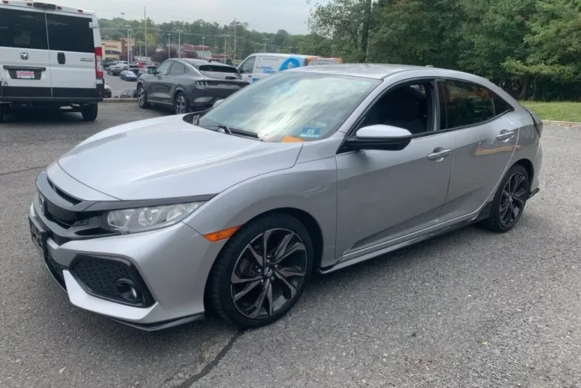 2018 Honda Civic Sport photo 1