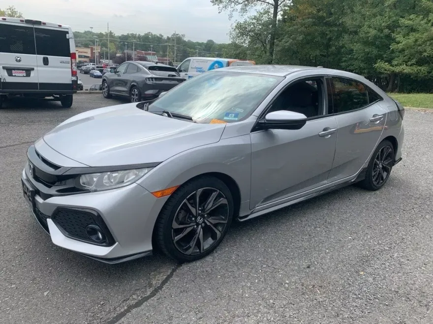 2018 Honda Civic Sport photo 1