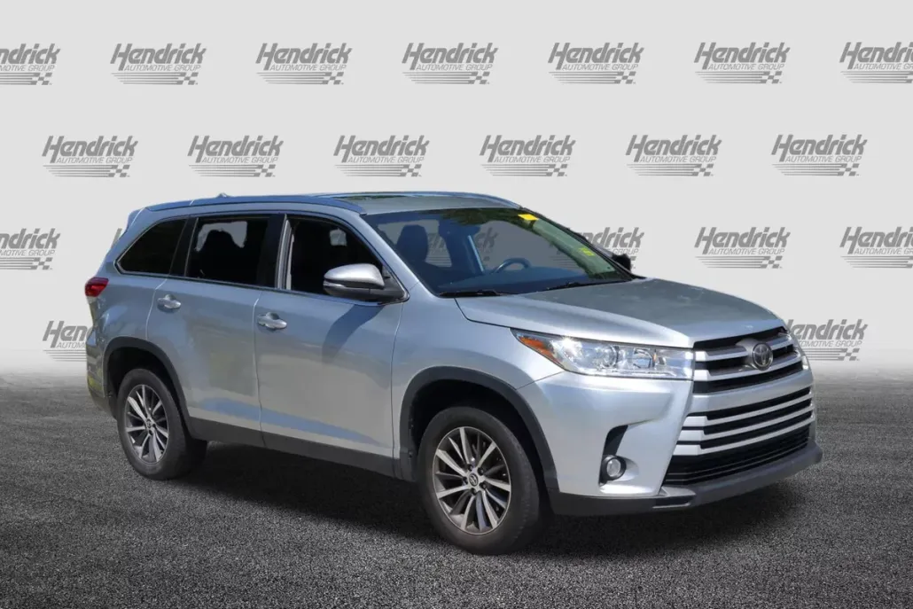 2019 Toyota Highlander XLE photo 1