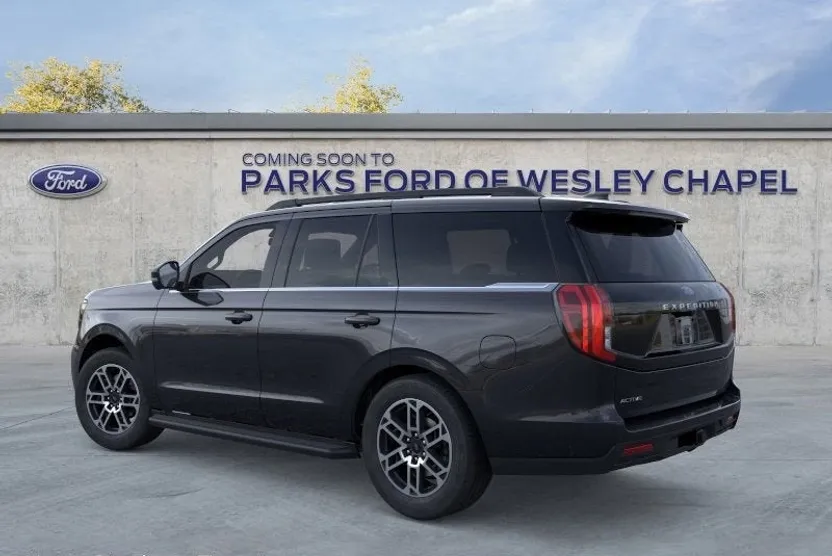 2025 Ford Expedition photo 1