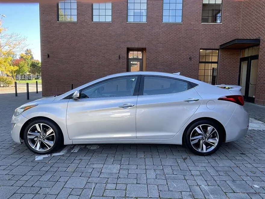 2015 Hyundai Elantra Limited photo 1