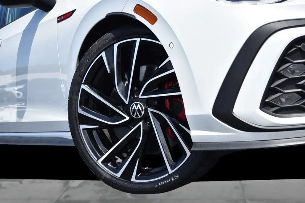 2024 Volkswagen Golf GTI Autobahn photo 1
