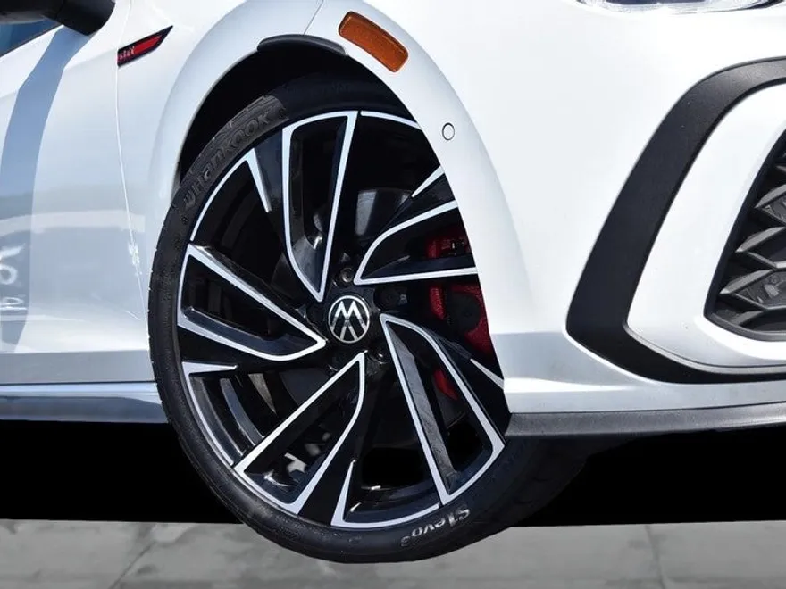 2024 Volkswagen Golf GTI Autobahn photo 1