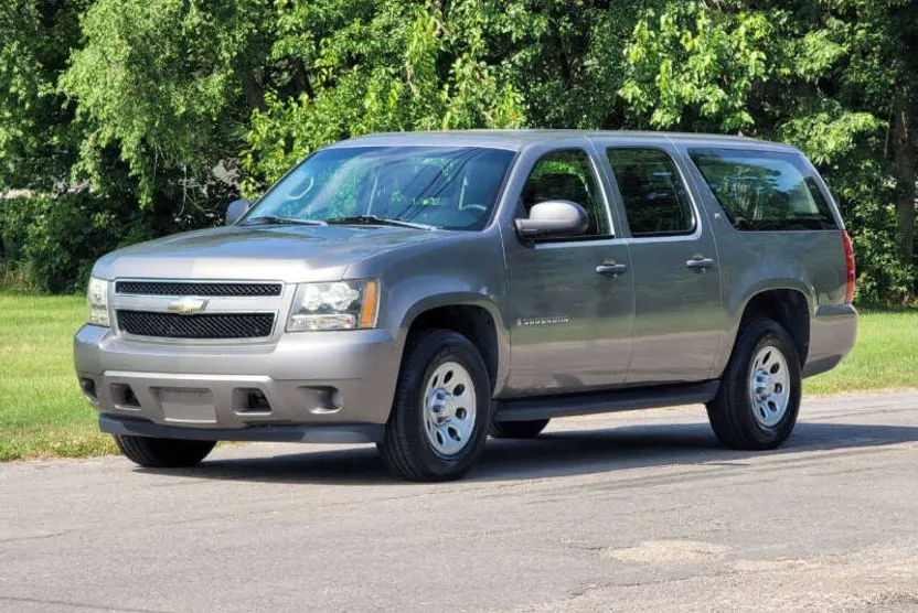 2009 Chevrolet Suburban LS photo 1