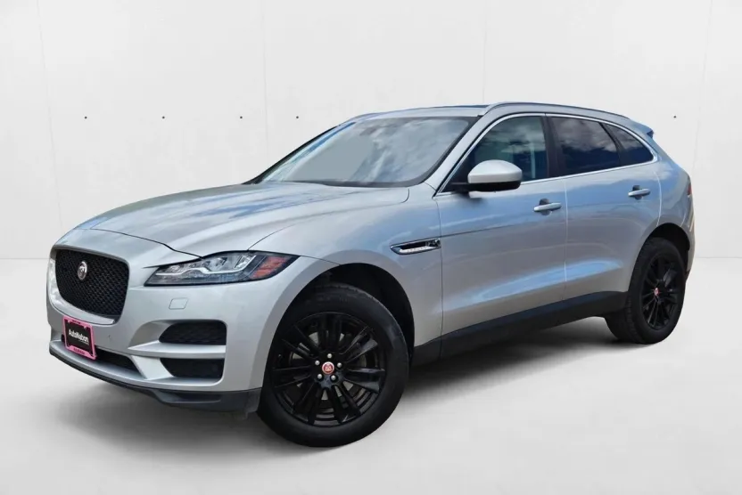 2018 Jaguar F-PACE Prestige photo 1