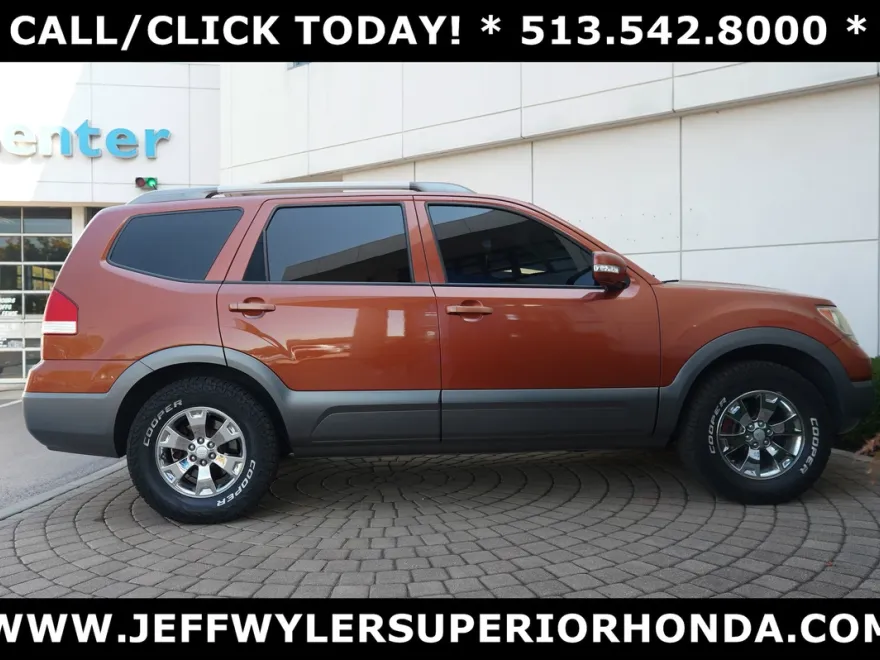 2009 Kia Borrego EX V6 photo 1