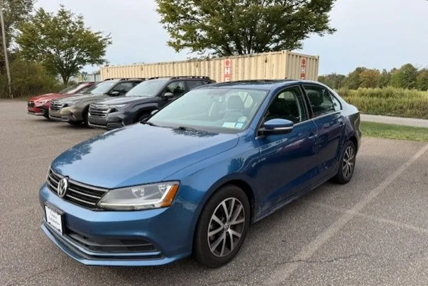 2017 Volkswagen Jetta 1.4T SE photo 1