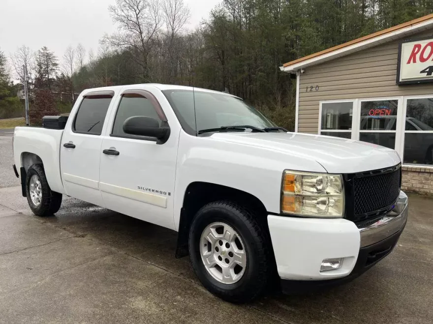 2008 Chevrolet Silverado 1500 LT photo 1
