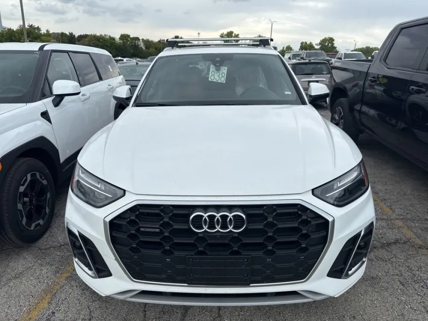 2023 Audi Q5 45 S line Premium photo 1