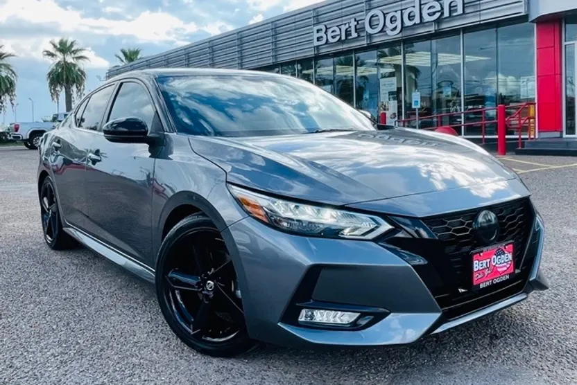 2023 Nissan Sentra SR photo 1
