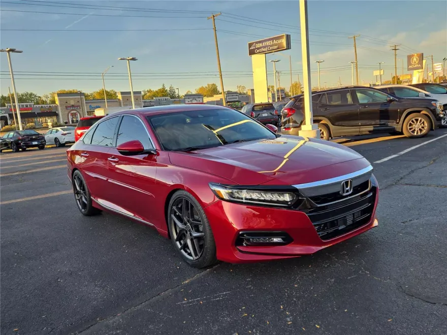 2019 Honda Accord Touring 2.0T photo 1