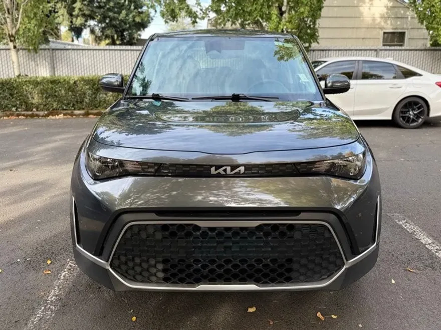 2024 Kia Soul LX photo 1