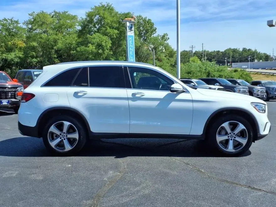 2022 Mercedes Benz GLC 300 photo 1
