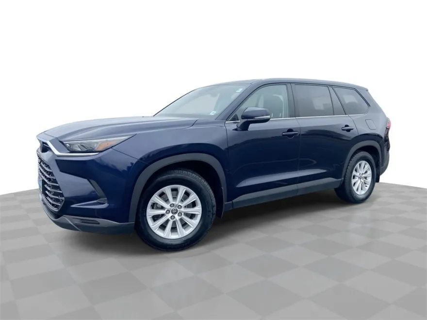2024 Toyota Grand Highlander XLE photo 1