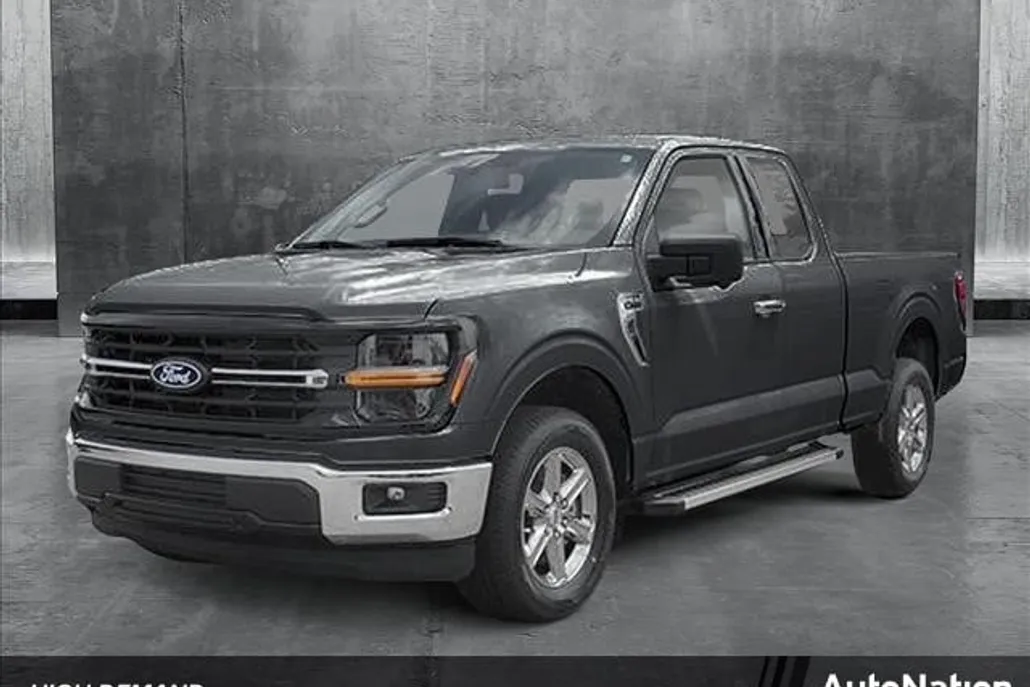 2025 Ford F-150 XLT photo 1