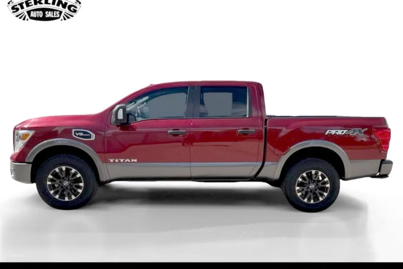 2017 Nissan Titan PRO-4X photo 1