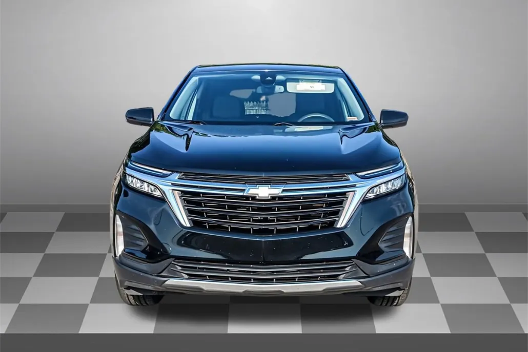 2023 Chevrolet Equinox LT photo 1