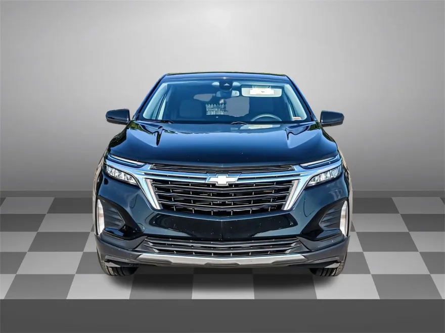 2023 Chevrolet Equinox LT photo 1