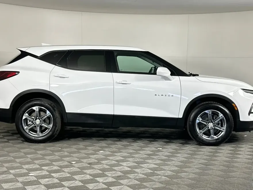 2024 Chevrolet Blazer 2LT photo 1