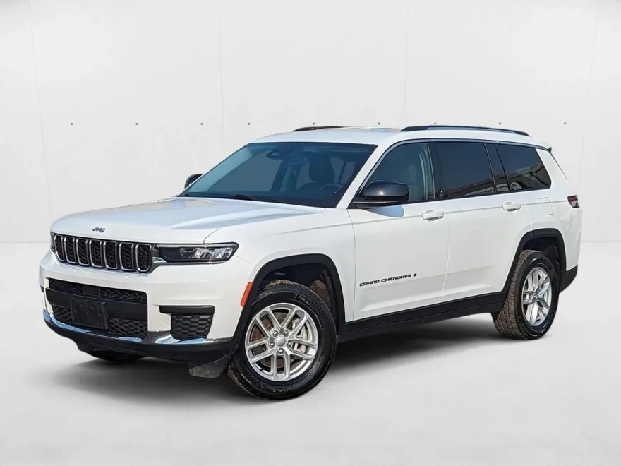 2023 Jeep Grand Cherokee Laredo photo 1