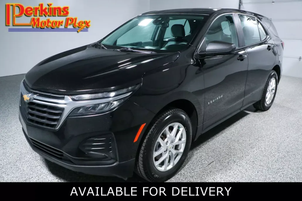 2022 Chevrolet Equinox LS photo 1